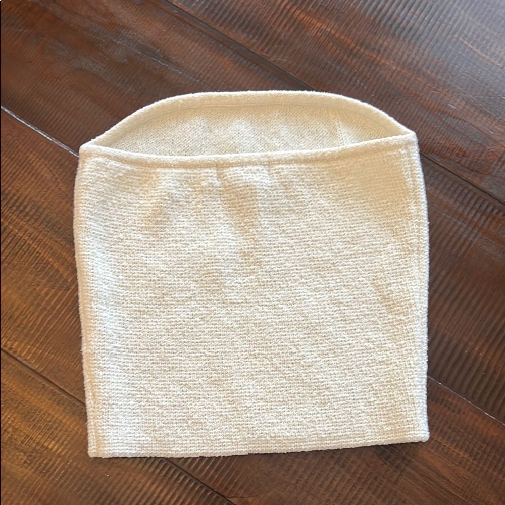 Cozy White Knit Tube Top - Picture 3 of 3